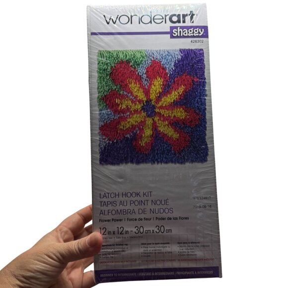 Wonderart Shaggy 426302 Latch Hook Kit 12inx12in Flower Power Beginner Friendly - Picture 1 of 5